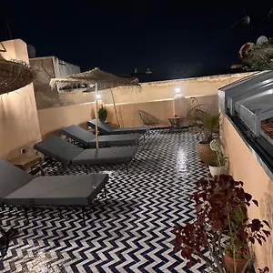 رياد Dar Tahri &